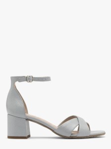 Błękitne sandały na obcasie