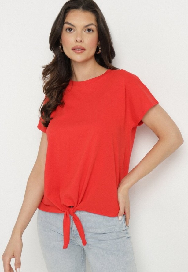Czerwony T-shirt z Bawełny z Ozdobnym Wiązaniem Sunitra