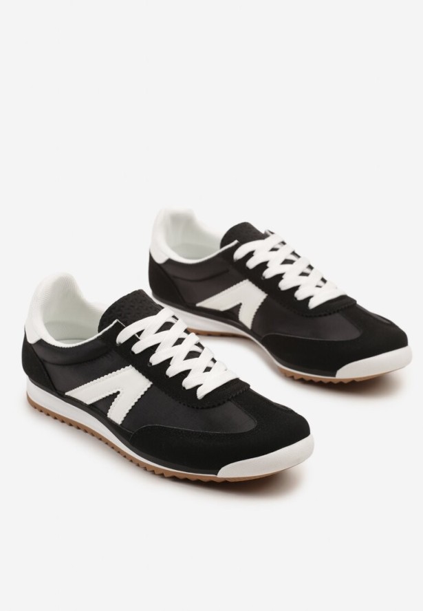 Czarne Sneakersy Ozdobione Geometrycznym Motywem Clevandra