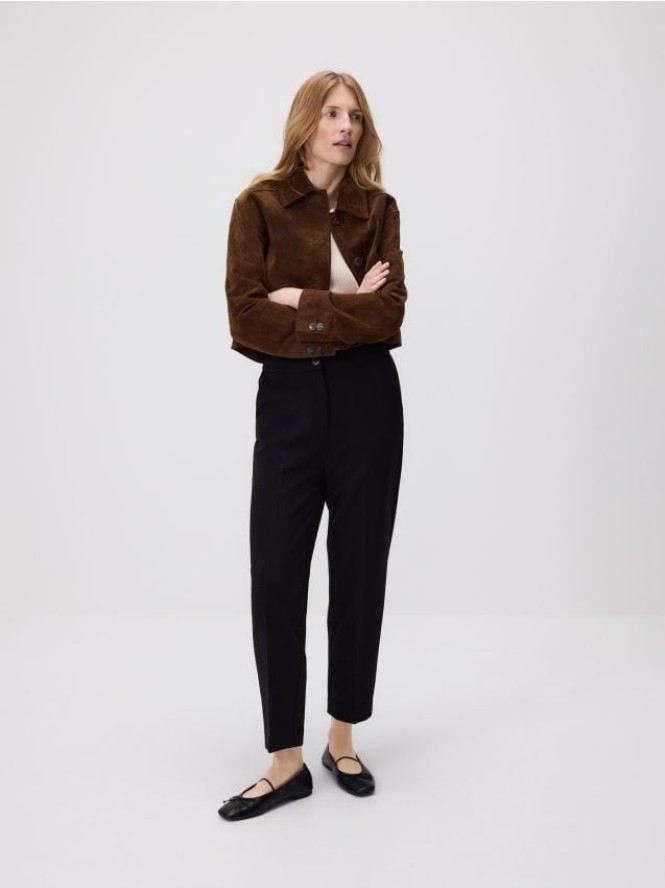 Spodnie cygaretki z kantem - czarny