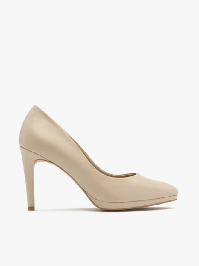 Beżowe czółenka na szpilce