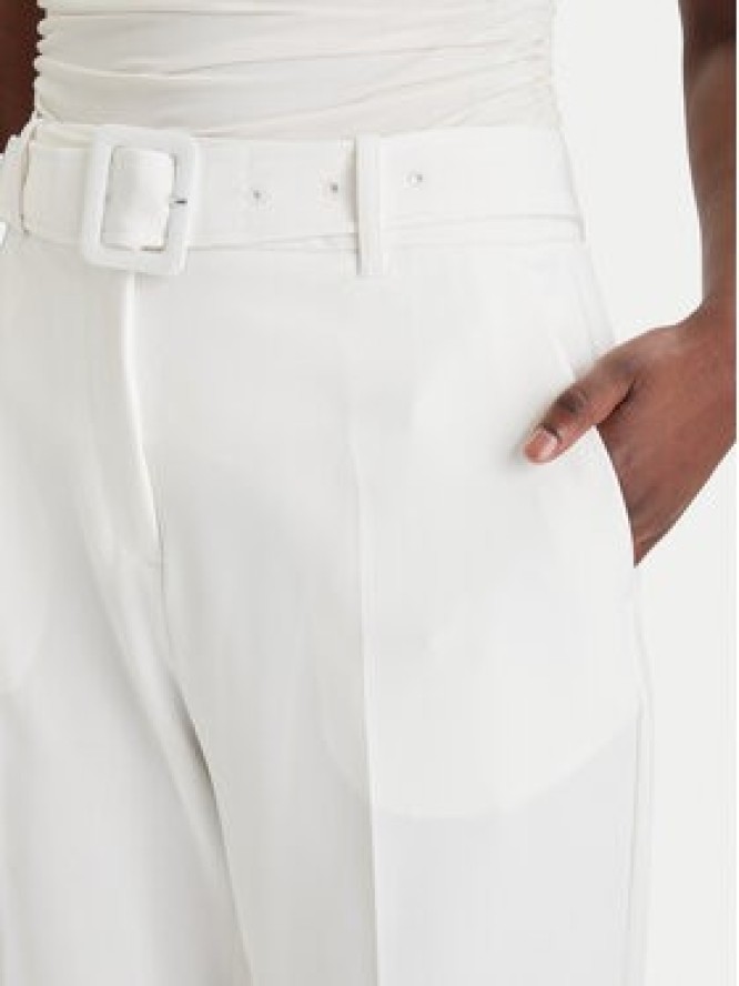 Guess Spodnie materiałowe W6GB05 W1765 Biały Regular Fit