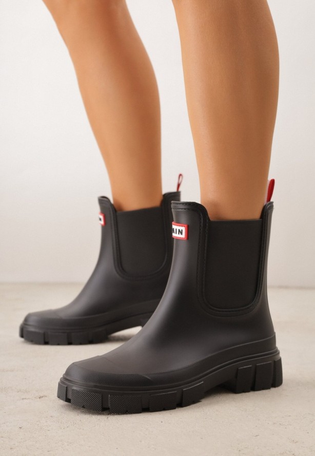 Czarne Kalosze o Fasonie Sztybletów na Podeszwie z Bieżnikiem Taylina