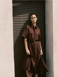 Sukienka midi z lnem - brązowy