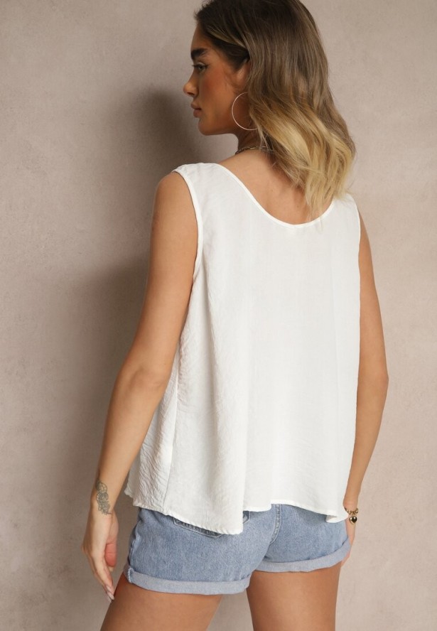 Biały Top z Bawełną Ozdobiony Guzikami Ulosiella