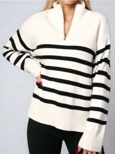 Sweter w paski - kremowy