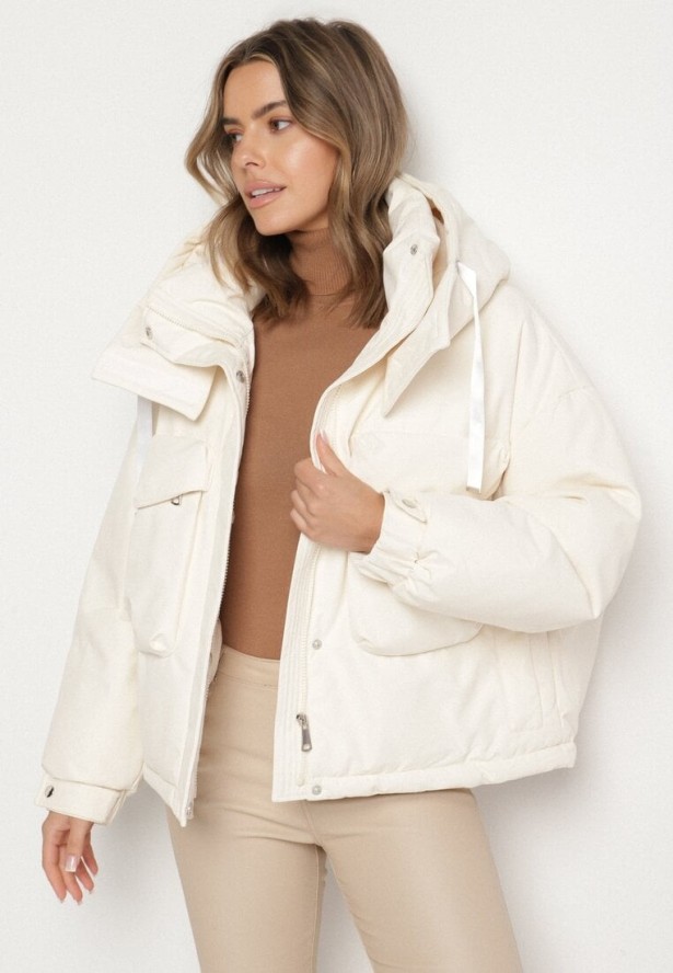 Beżowa Oversizowa Kurtka Bomberka z Kapturem i Ozdobnymi Kieszeniami Nalana