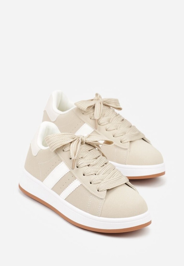Beżowo-Białe Sneakersy z Ozdobnymi Naszywkami z Boku Galdexis
