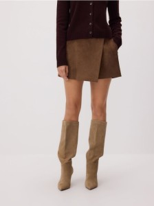 Szorty z zakładką - beżowy