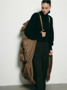 Puchowa kurtka z kapturem - brązowy