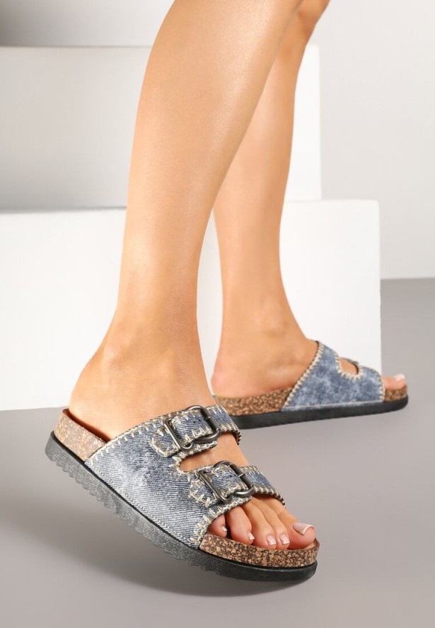 Ciemnoniebieskie Klapki na Grubej Korkowej Podeszwie Ozdobione Przeszyciami Nuridara