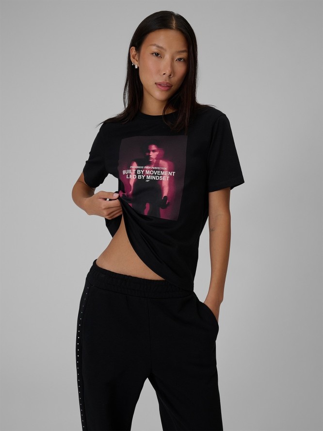 4F T-shirt relaxed z nadrukiem damski - czarny S