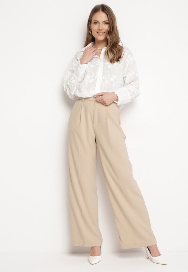 Beżowe Spodnie w Stylu Pallazo z Prostymi Szerokim Nogawkami w Delikatne Paski Ledanne