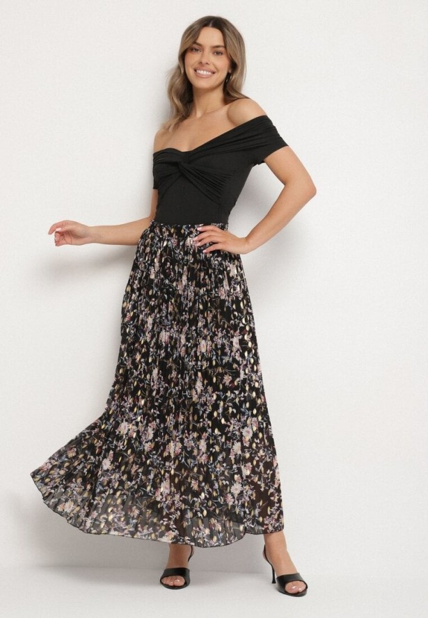 Czarna Rozkloszowana Spódnica Plisowana z Metalicznym Nadrukiem w Kwiatowy Wzór Folireia