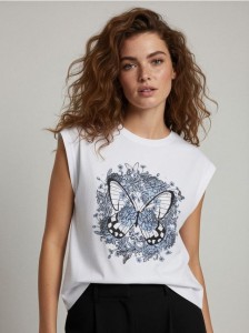 Koszulka z nadrukiem i ozdobnymi cyrkoniami - biały