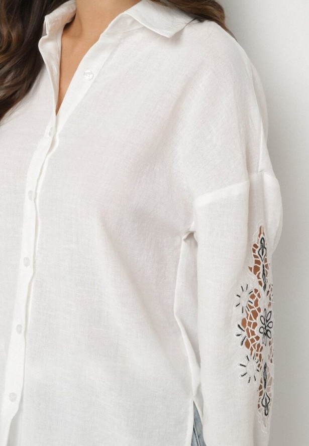 Biała Koszula o Kroju Oversize Zdobiona Haftem na Rękawach Dovorea