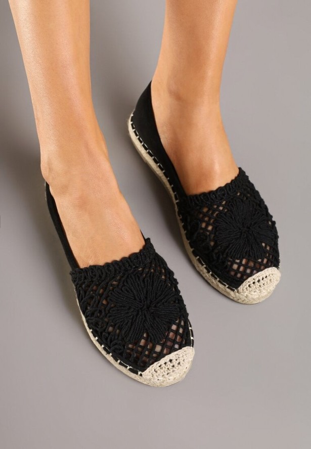 Czarne Espadryle z Ażurową Cholewką i Plecionką Sdivena