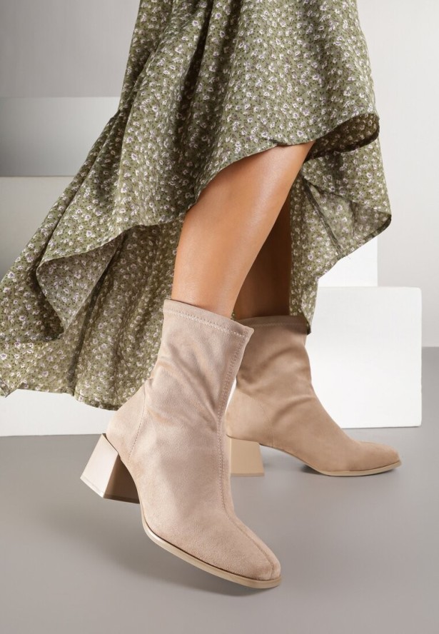 Ciemnobeżowe Botki na Niskim Słupku Catrinnesa