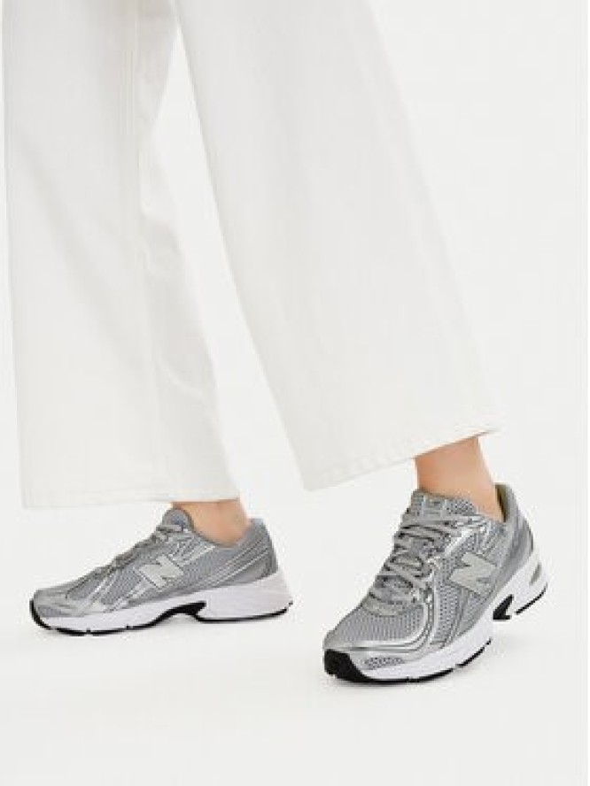 New Balance Sneakersy U740SG2 W Srebrny