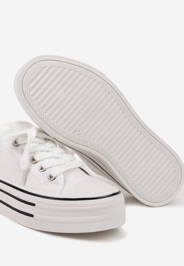 Białe Trampki przed Kostkę na Platformie Jalirna