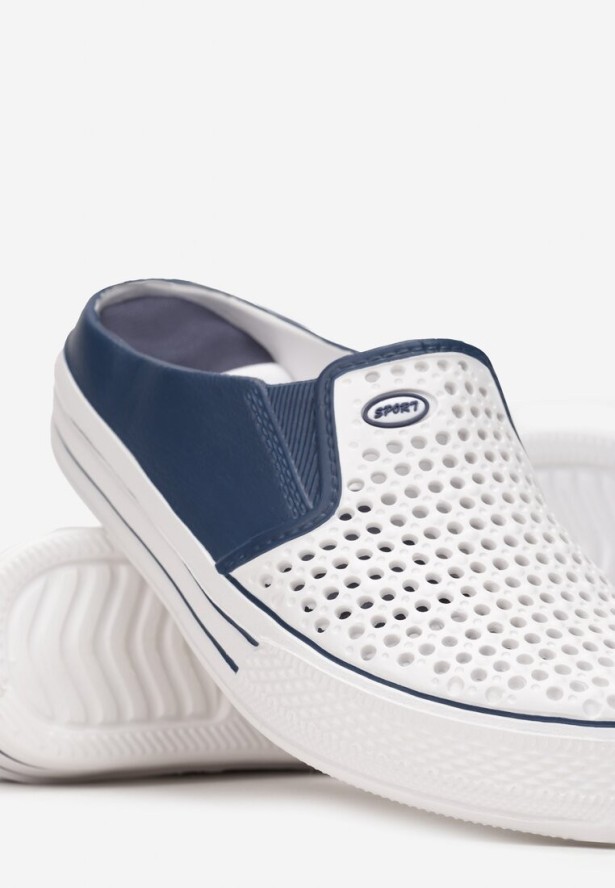 Biało-Granatowe Klapki w Sportowym Stylu z Perforacją na Zakrytym Nosku Jeily