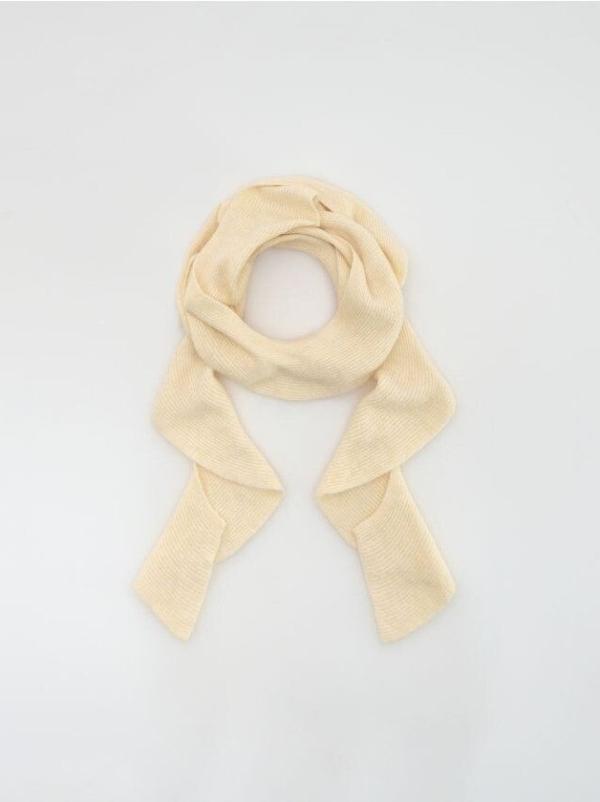 Wąski szal z dodatkiem alpaki - kremowy