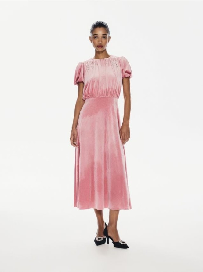 Welurowa sukienka midi - brudny róż