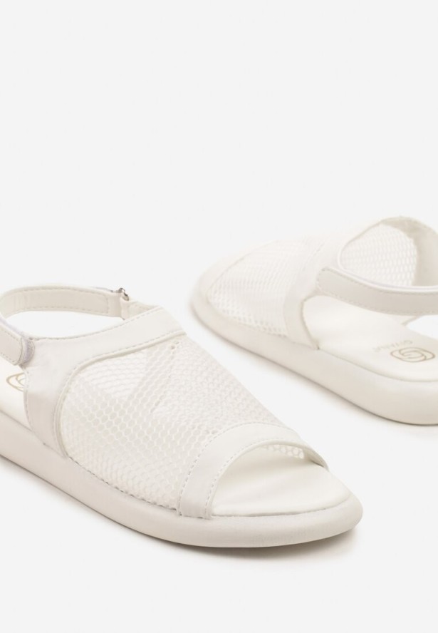 Białe Sandały Ozdobione Siateczką Nilisca