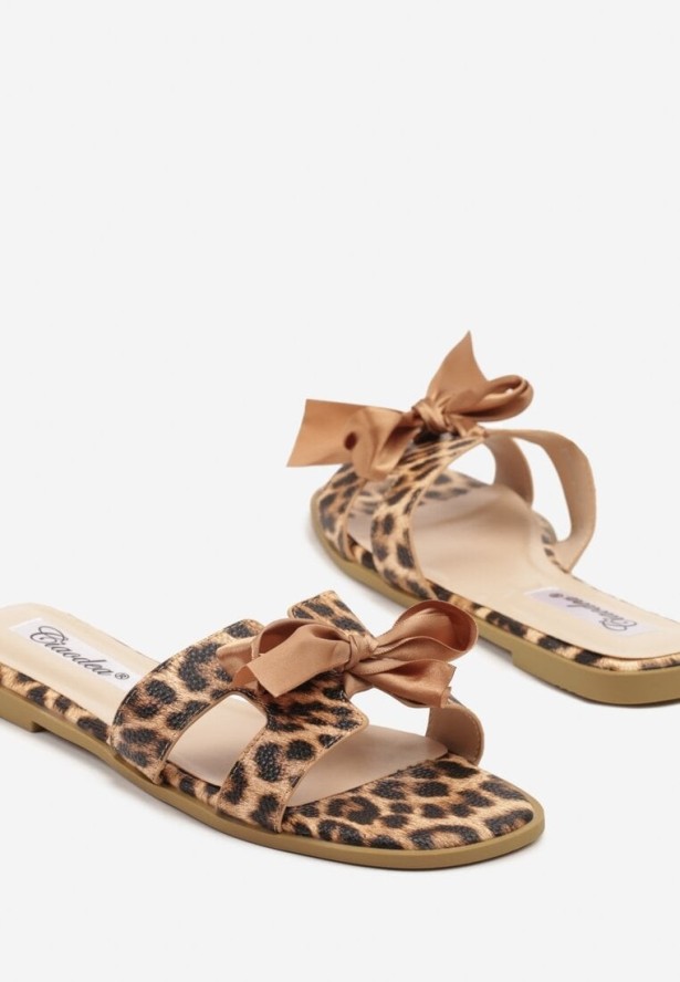 Panterkowe Klapki z Wycięciami i Kokardą Tellivia