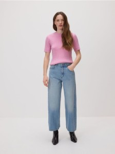 Sweter ze strukturalnym splotem - różowy