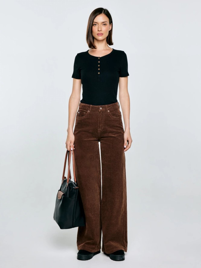 Koszulka damska w prążek z ozdobnymi guzikami czarna Werta 906