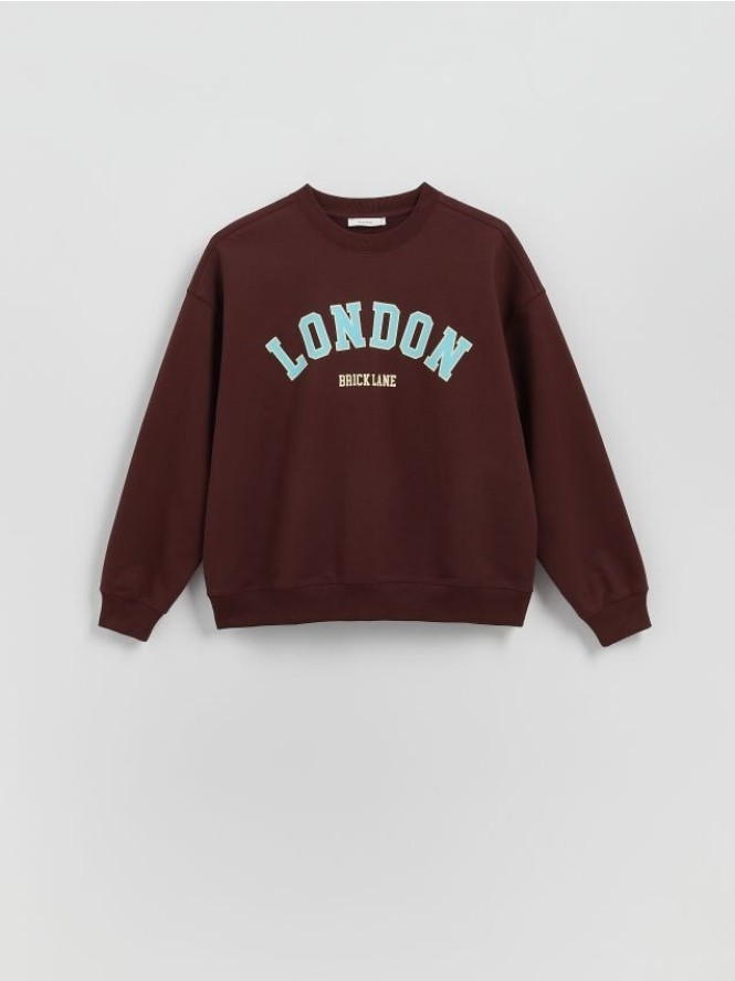 Bluza z haftowanym napisem - ciemnobrązowy