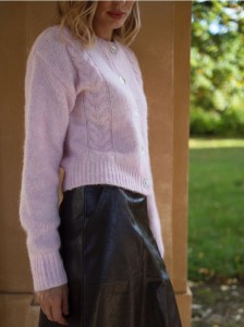 Kardigan z ozdobnym splotem - różowy