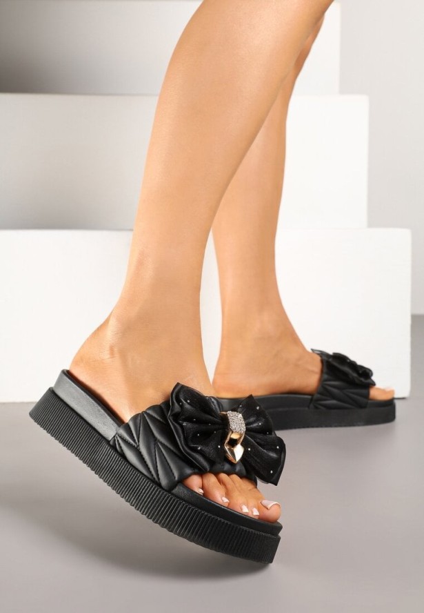 Czarne Klapki na Grubej Podeszwie z Ozdobną Kokardą Kinnela