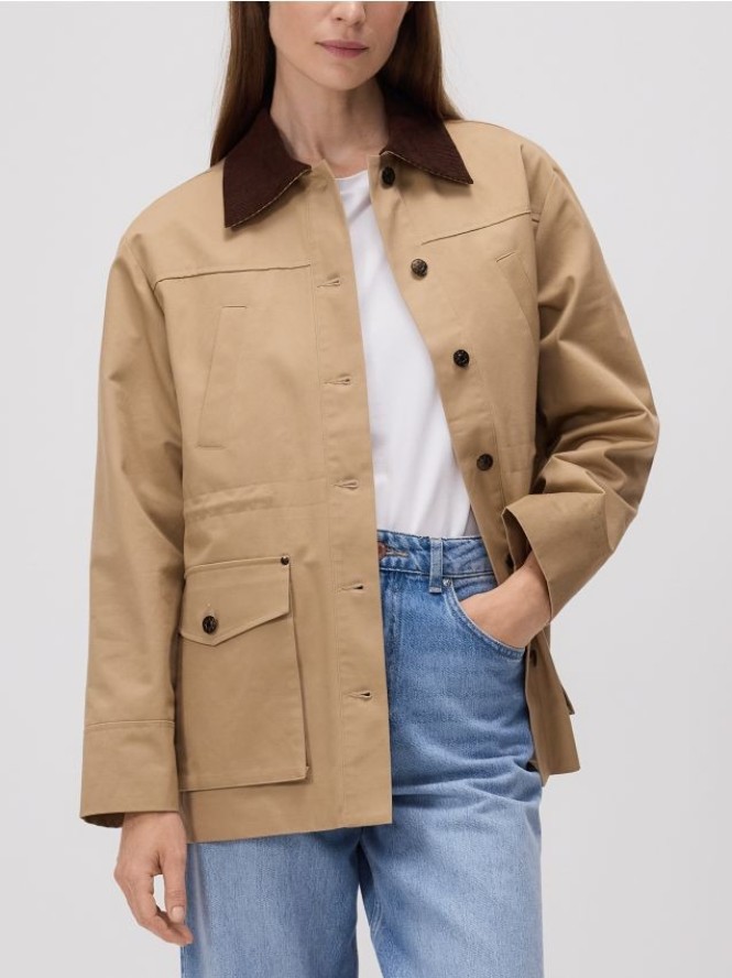 Kurtka z kontrastowym kołnierzem - beżowy