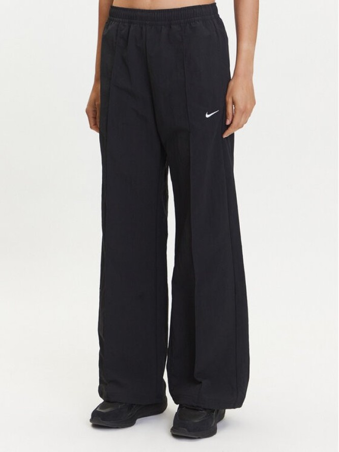 Nike Spodnie dresowe Trend FQ3588 Czarny Relaxed Fit