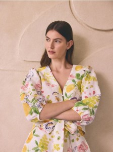 Wzorzysta bluzka z lnem - wielobarwny