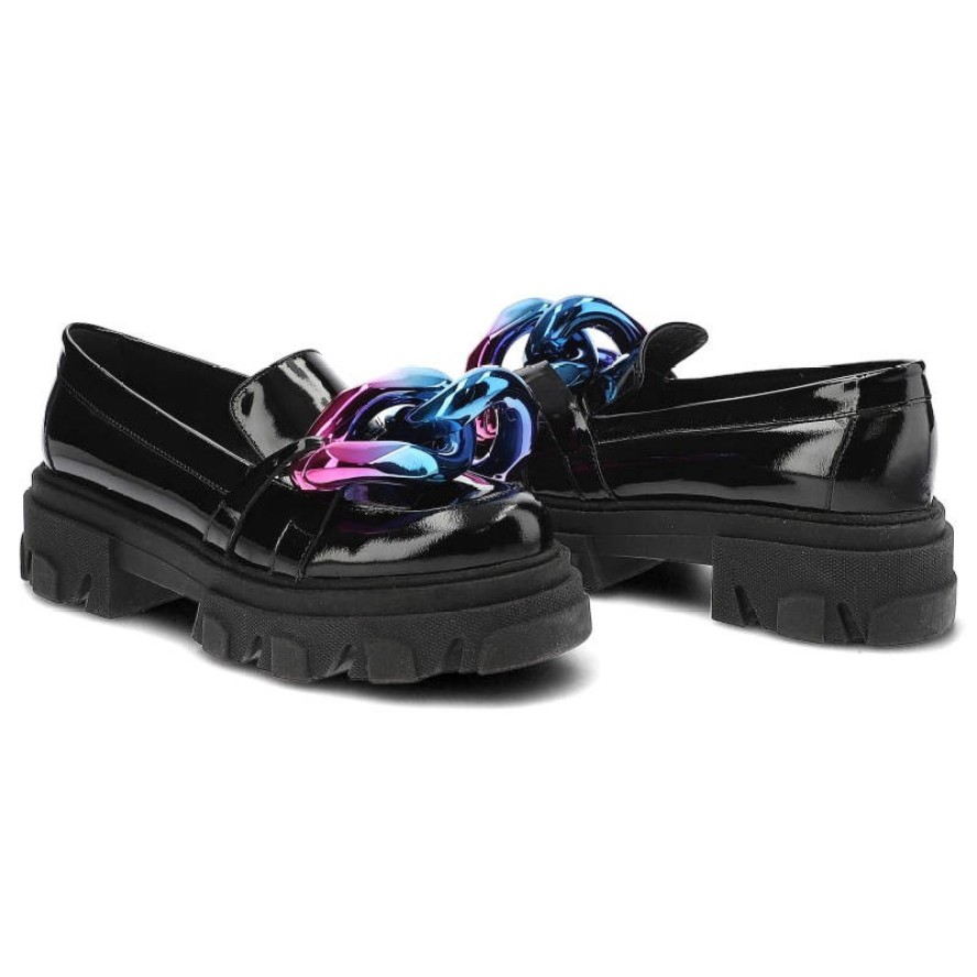 Półbuty damskie Carinii, na grubej podeszwie z ozdobnym detalem, czarne, B7937_-037-000-000-E33