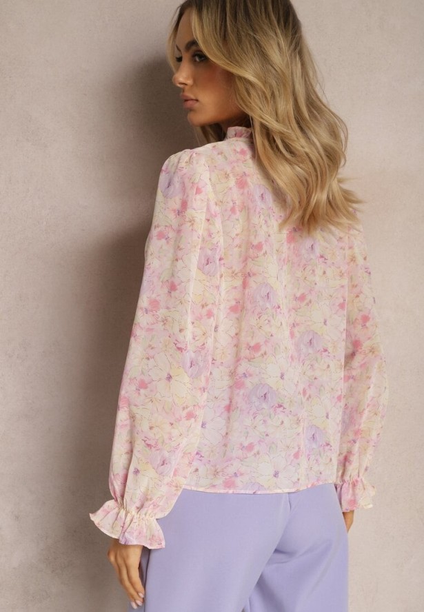 Różowa Koszula ze Stójką Falbankami i Wiązaniem Przy Dekolcie w Kwiatki Voralla