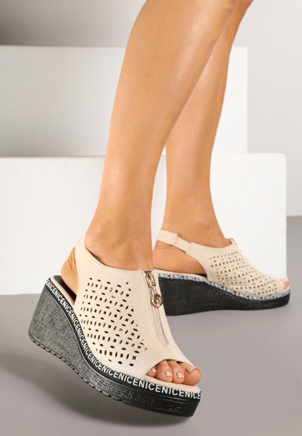 Beżowe Ażurowe Sandały na Koturnie z Suwakiem Adivine
