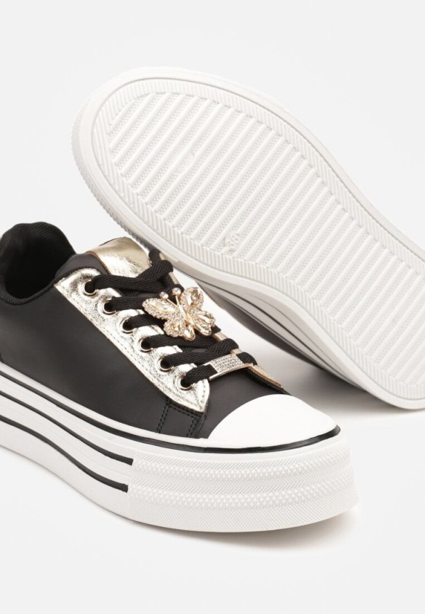 Czarne Trampki na Grubej Podeszwie Zdobione Aplikacją z Motylem Hanathra