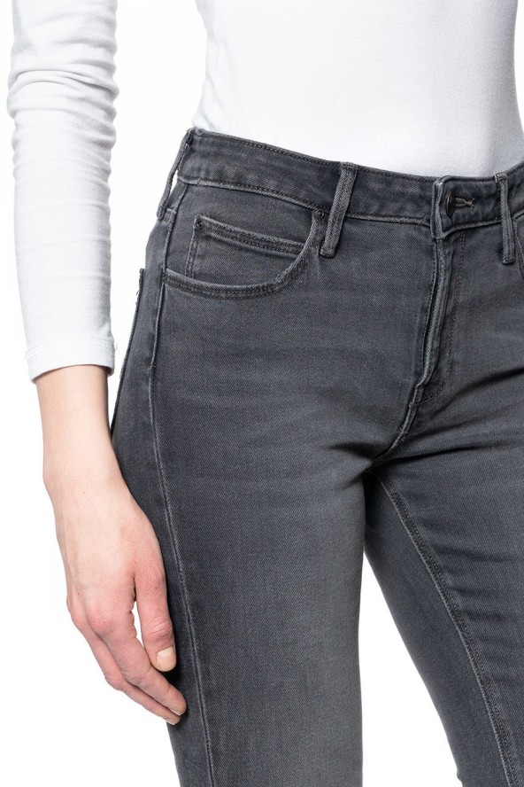 DAMSKIE SPODNIE JEANSOWE LEE ELLY BLACK FLOW L305CPRW 112105969