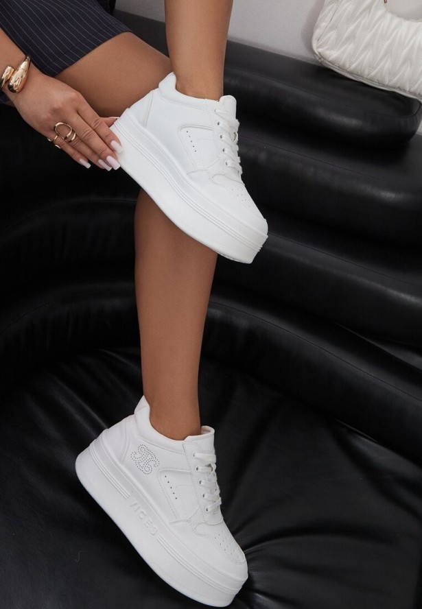 Białe Sneakersy Vices na Platformie Ozdobione Metalicznymi Aplikacjami Nelanil