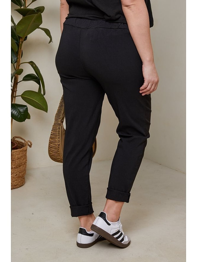 Curvy Lady Spodnie w kolorze czarnym rozmiar: 40/42