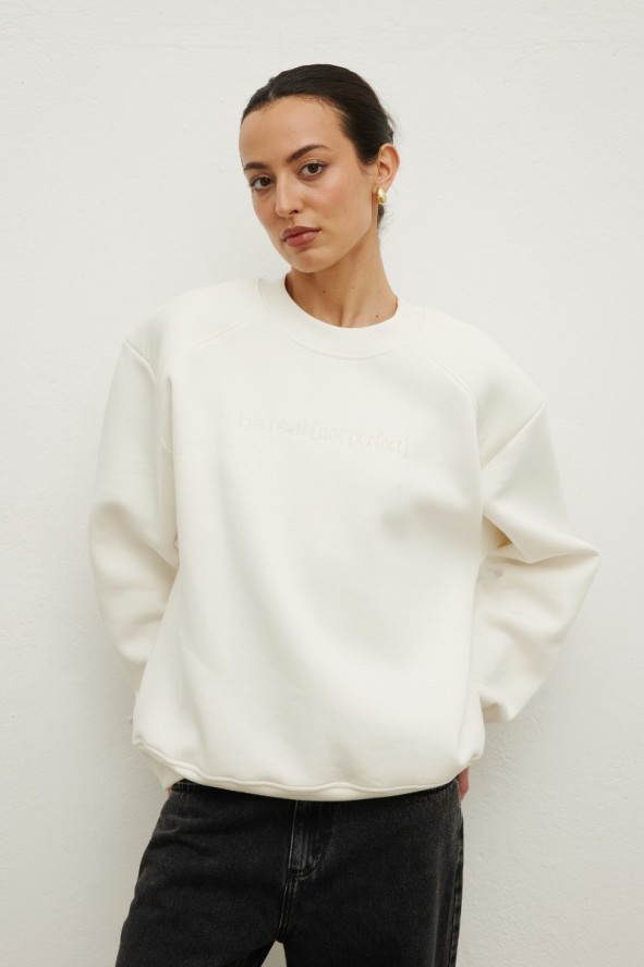 Klasyczna bluza z HAFTEM w kolorze CREAM- NOEL