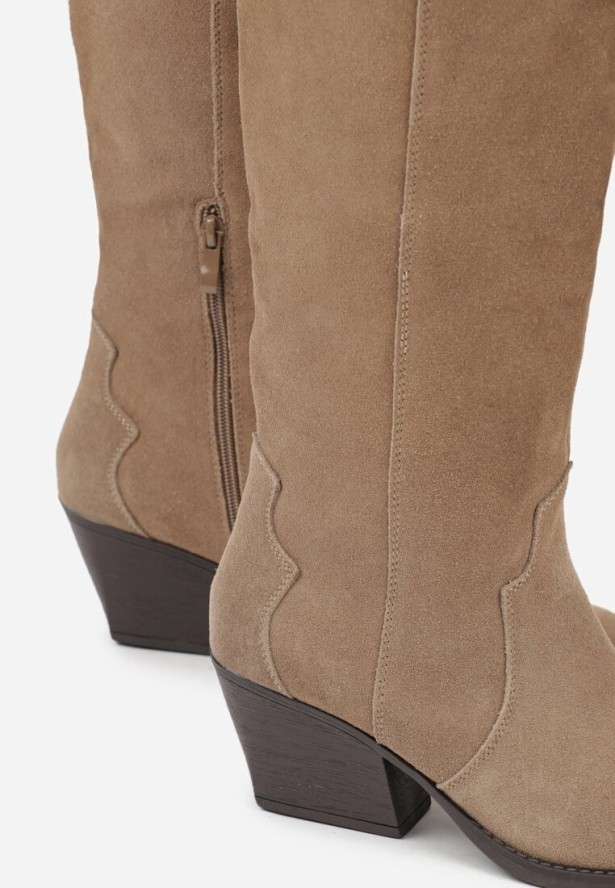 Ciemnobeżowe Zamszowe Kozaki Kowbojki na Stożkowym Obcasie Sevra