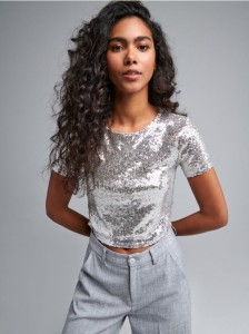 Crop top z cekinami - wielobarwny
