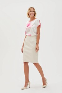 Ołówkowa spódnica beżowa