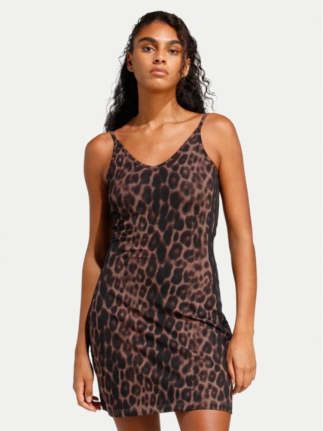 adidas Sukienka codzienna Seasonal Essentials Leopard Print JZ0204 Brązowy Slim Fit