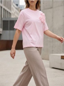 Koszulka z bawełną z aplikacją 3D - różowy